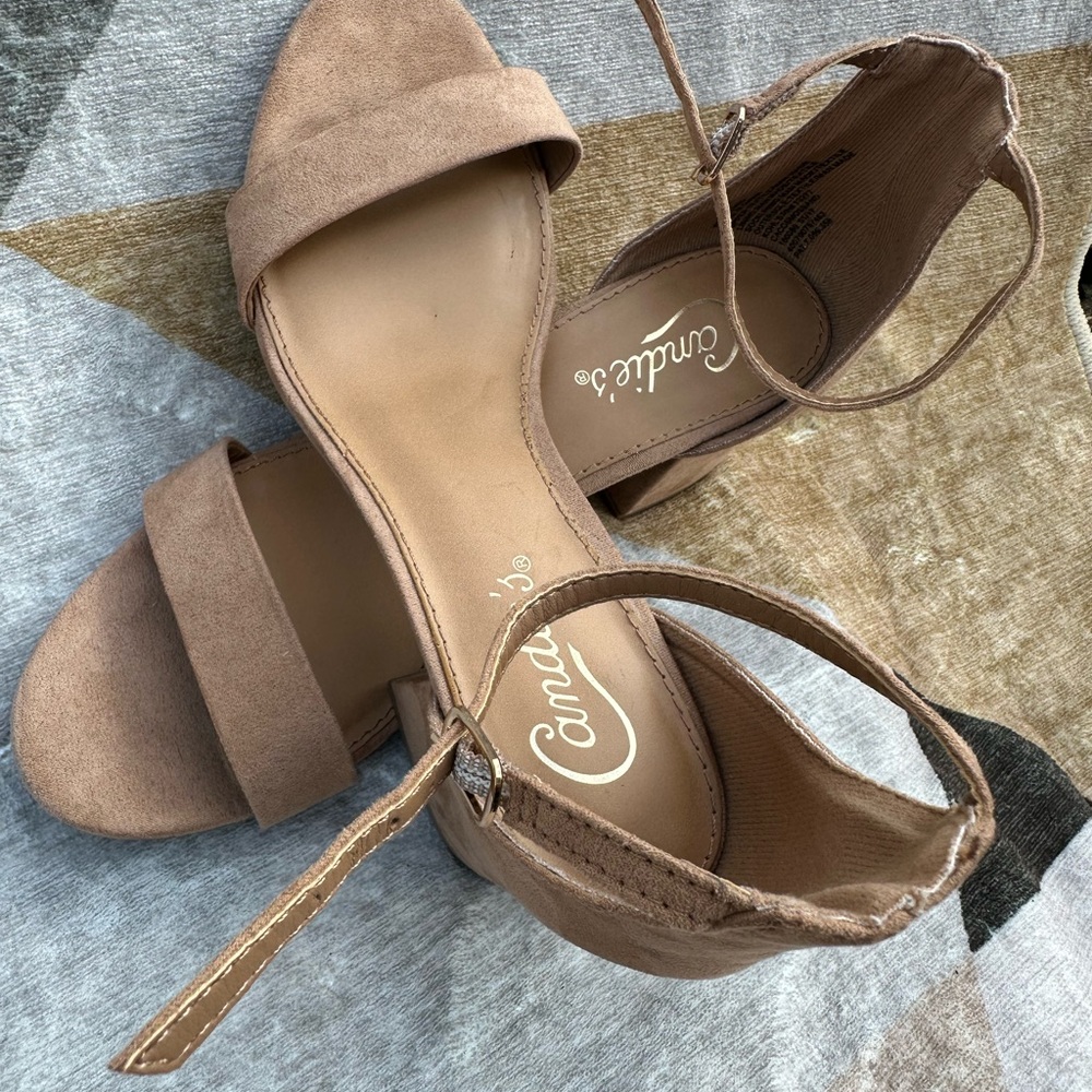 Candie's‎ Tan Women's Sandals
